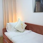 Duplex Elegance Retreat Transit - 2 Bedroom In Masdar City